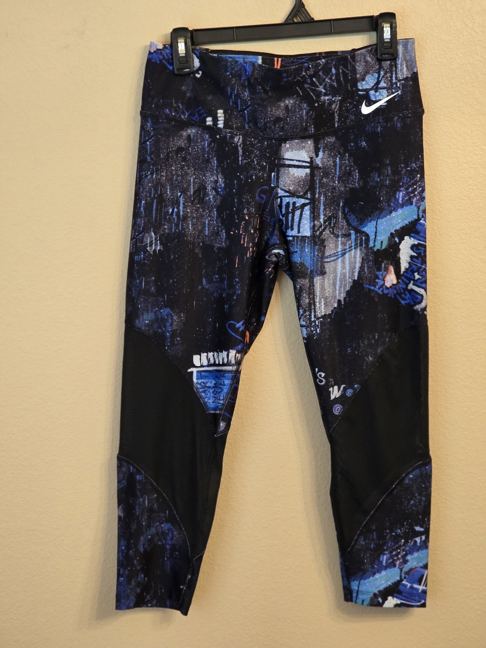 Womens Nike Black and Blue Abstract Print/ Mesh Leggings Size Medium